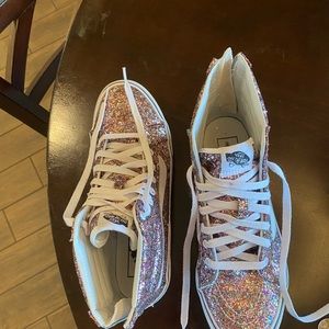 Vans glitter skater shoe. Zipper back.
